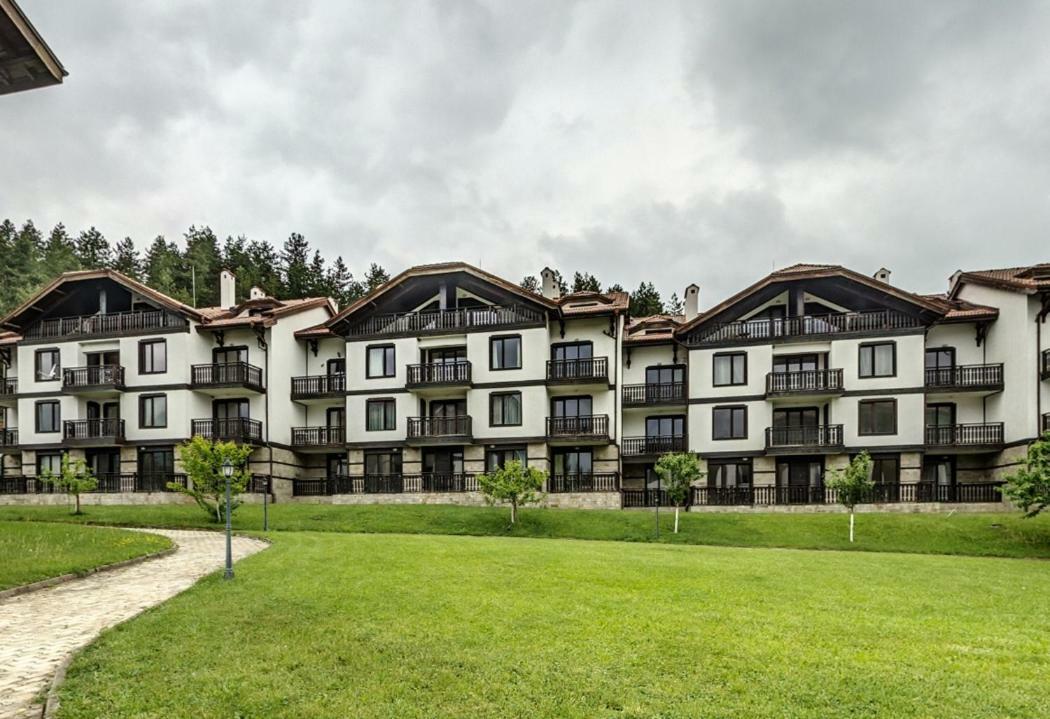 Three Mountains Penthouse Apartment 647 Razlog Luaran gambar